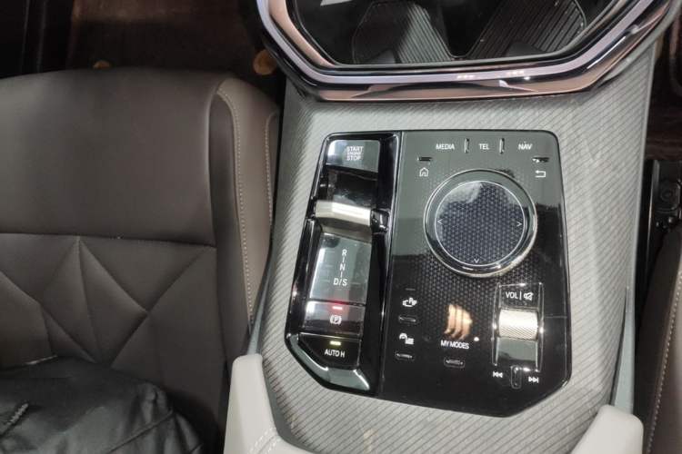 Used BMW X3 2025 xDrive30L Leading Model M Sport Package Gear Lever