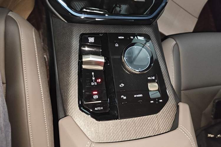 Used BMW X3 2025 xDrive30L Leading Model M Sport Package Gear Lever