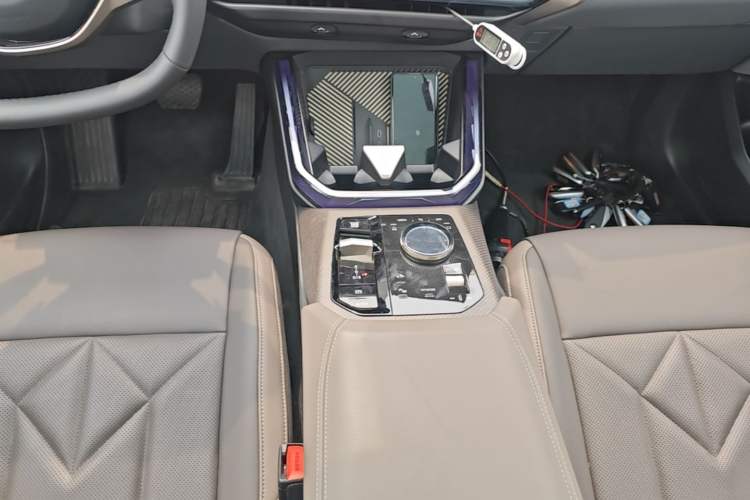 Used BMW X3 2025 xDrive25L Luxury Package Gear Lever