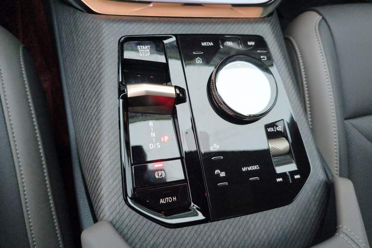 Used BMW X3 2025 xDrive30L Leading Model M Sport Package Gear Lever