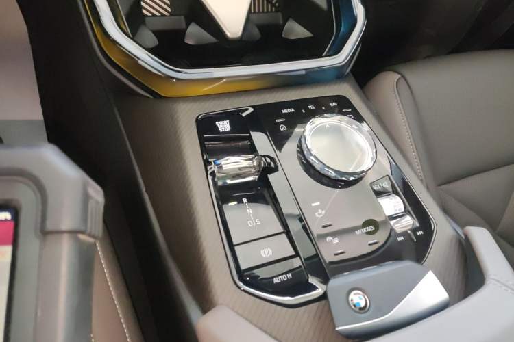Used BMW X3 2025 xDrive30L Luxury Edition M Sport Package Gear Lever