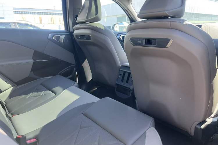 Used BMW X3 2025 xDrive30L Leading Model M Sport Package Interior 7