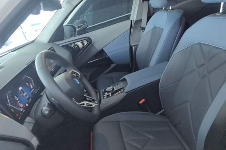 Used BMW X3 2025 xDrive30L Leading Model M Sport Package Left Front Seat