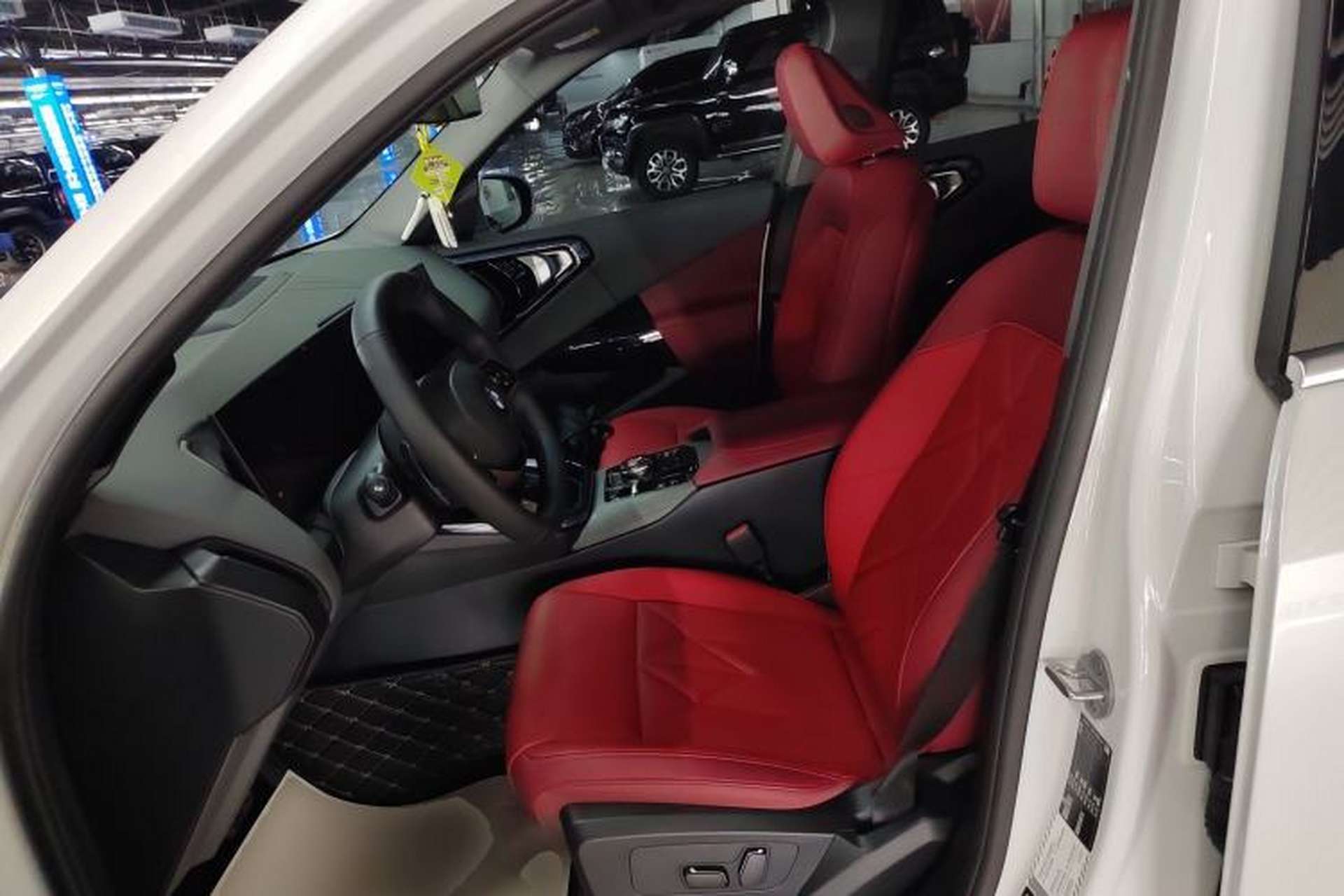 Used BMW X3 2025 xDrive25L Luxury Package Left Front Seat