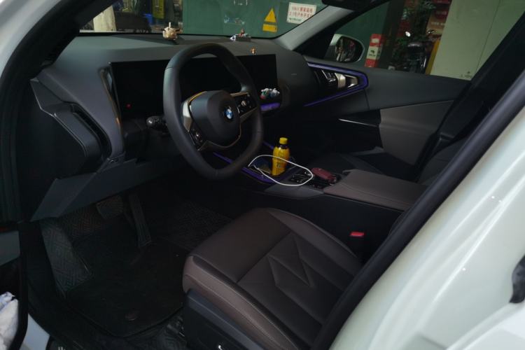 Used BMW X3 2025 xDrive25L Luxury Package Left Front Seat