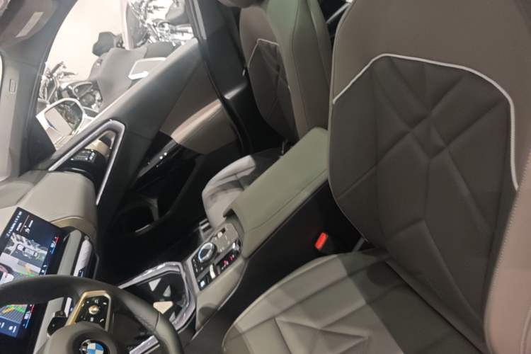 Used BMW X3 2025 xDrive30L Leading Model M Sport Package Left Front Seat