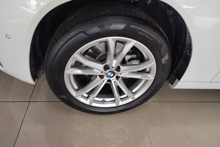 Used BMW X3 2025 xDrive25L Luxury Package Left Front Wheel Hub