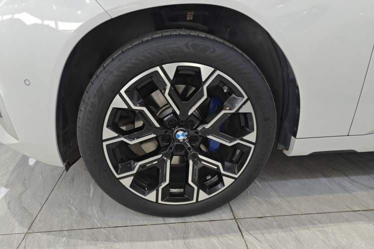 Used BMW X3 2025 xDrive30L Leading Model M Sport Package Left Front Wheel Hub