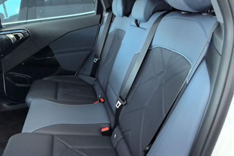 Used BMW X3 2025 xDrive30L Leading Model M Sport Package Left Rear Seat