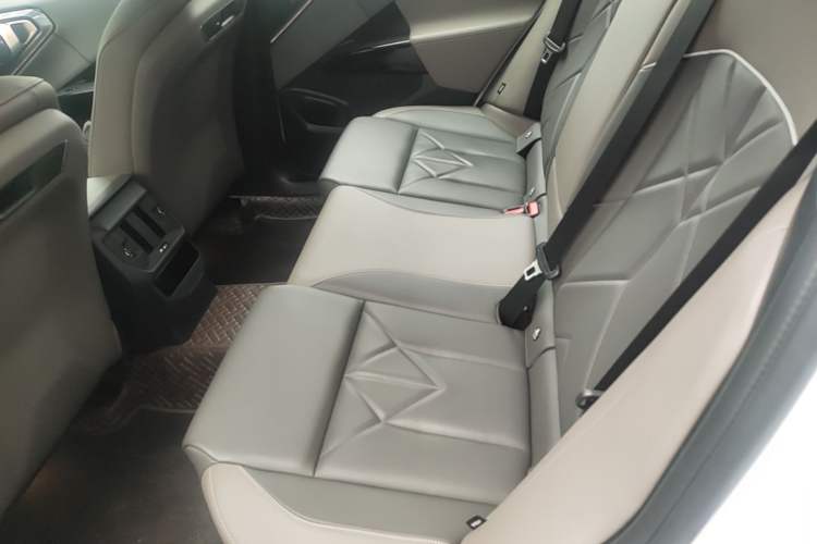 Used BMW X3 2025 xDrive30L Luxury Edition M Sport Package Left Rear Seat