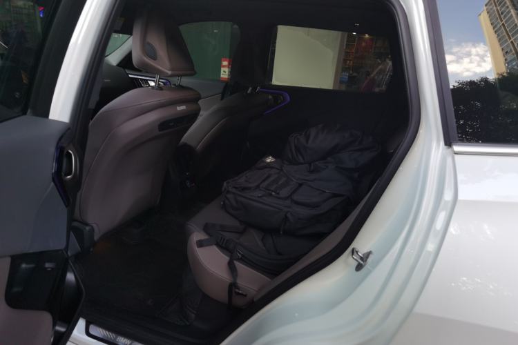 Used BMW X3 2025 xDrive25L Luxury Package Left Rear Seat