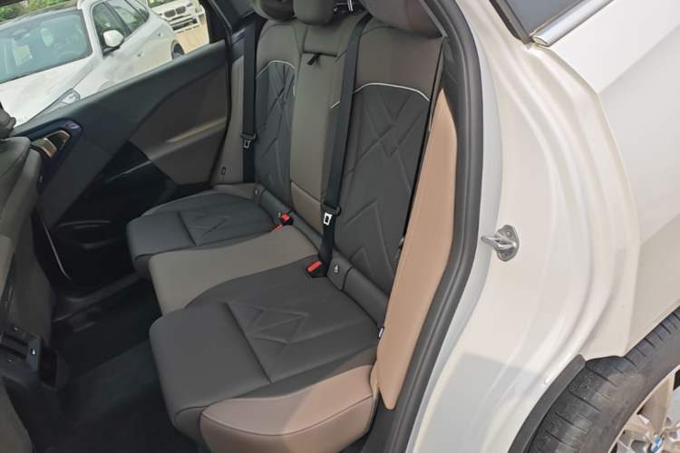 Used BMW X3 2025 xDrive25L Luxury Package Left Rear Seat