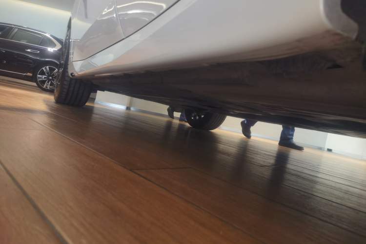 Used BMW X3 2025 xDrive30L Luxury Edition M Sport Package Left Side Sill
