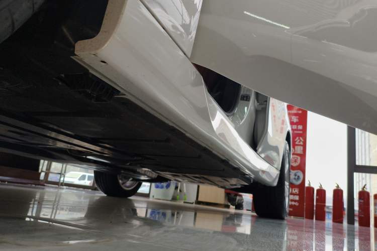 Used BMW X3 2025 xDrive25L Luxury Package Left Side Sill