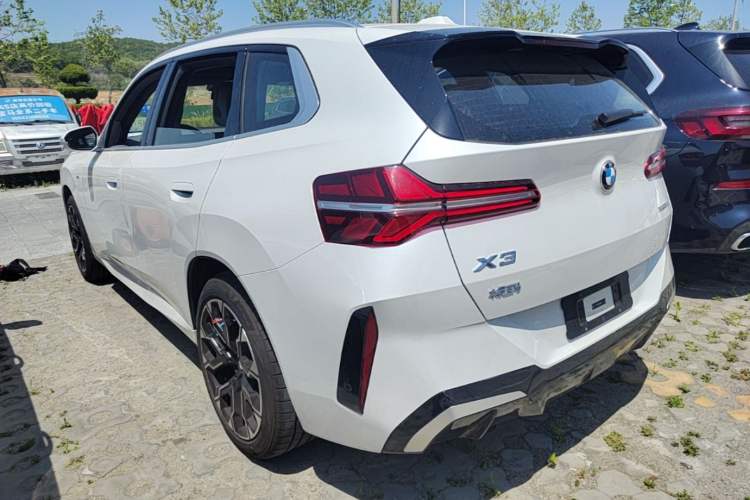 Used BMW X3 2025 xDrive30L Leading Model M Sport Package Rear Left 45 Deg