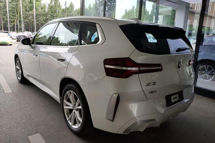Used BMW X3 2025 xDrive25L Luxury Package Rear Left 45 Deg