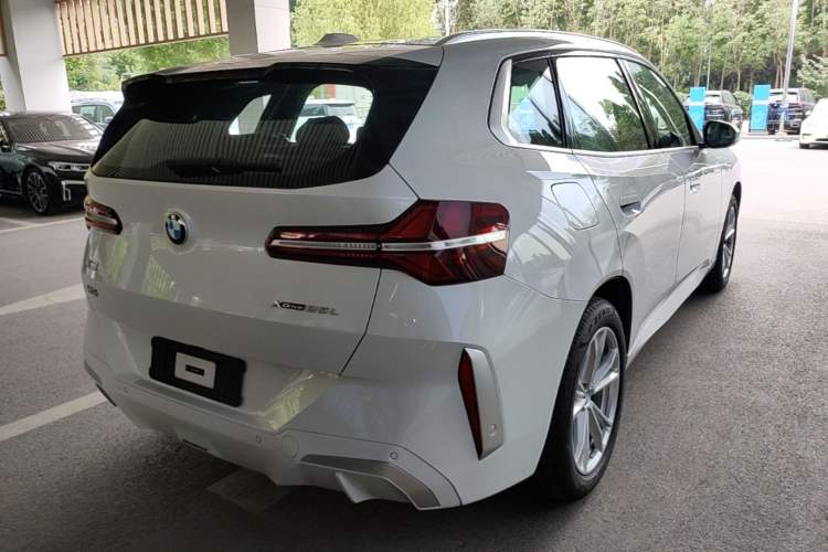 Used BMW X3 2025 xDrive25L Luxury Package Rear Right 45 Deg