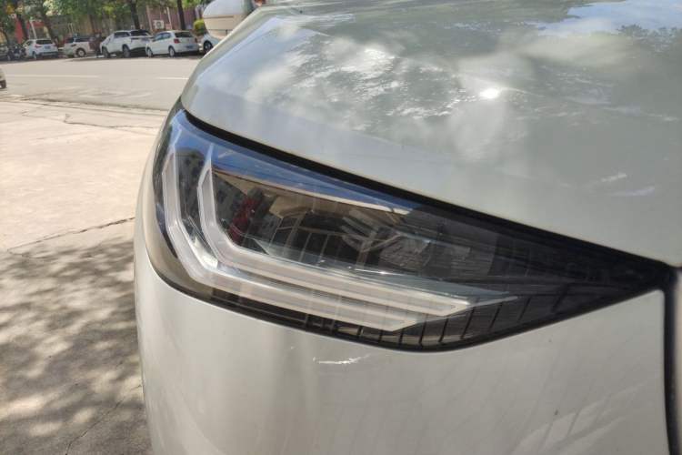 Used BMW X3 2025 xDrive25L Luxury Package Right Front Headlight