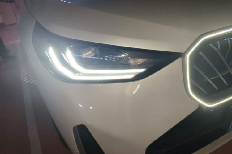 Used BMW X3 2025 xDrive30L Leading Model M Sport Package Right Front Headlight