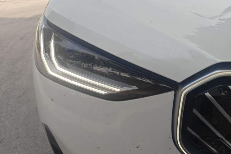 Used BMW X3 2025 xDrive25L Luxury Package Right Front Headlight