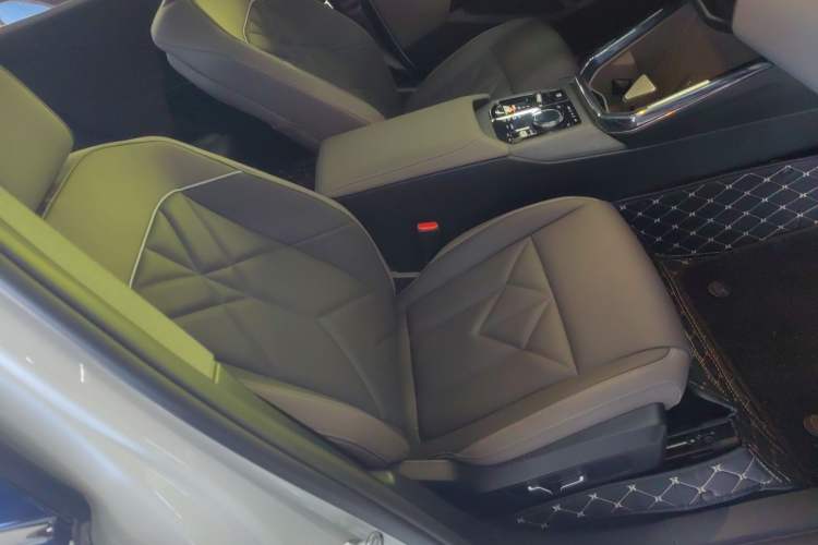 Used BMW X3 2025 Model, xDrive30L Leading M Sport Night Package Right Front Seat