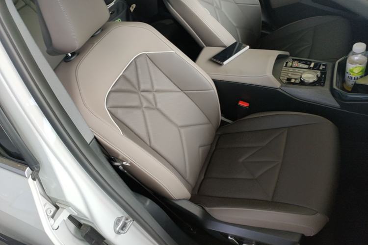 Used BMW X3 2025 xDrive25L Luxury Package Right Front Seat
