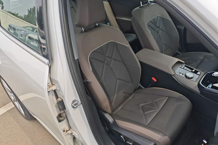 Used BMW X3 2025 xDrive25L Luxury Package Right Front Seat
