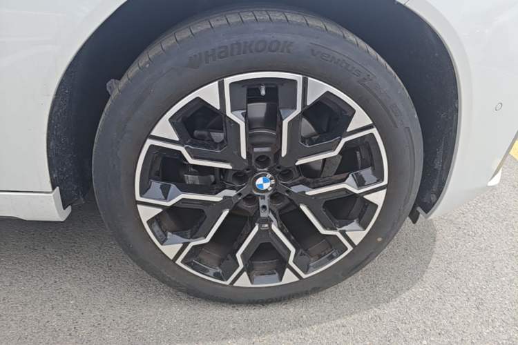Used BMW X3 2025 xDrive30L Leading Model M Sport Package Right Front Wheel Hub