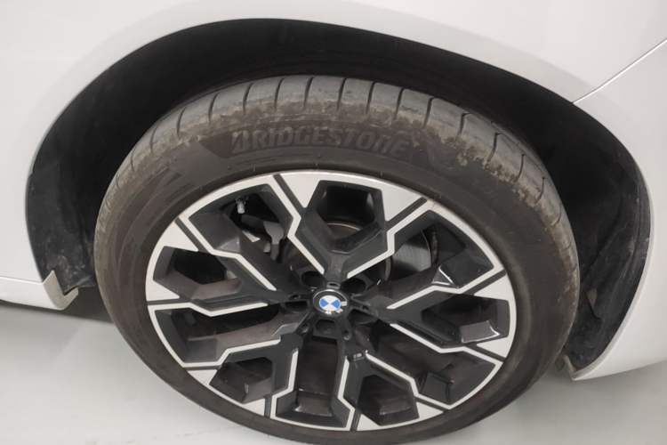 Used BMW X3 2025 xDrive30L Leading Model M Sport Package Right Front Wheel Hub