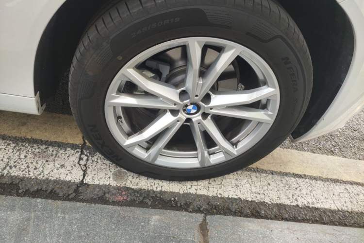 Used BMW X3 2025 xDrive25L Luxury Package Right Front Wheel Hub