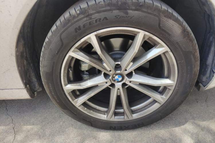 Used BMW X3 2025 xDrive25L Luxury Package Right Front Wheel Hub