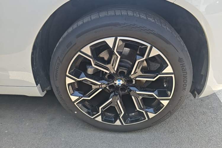 Used BMW X3 2025 xDrive30L Leading Model M Sport Package Right Front Wheel Hub