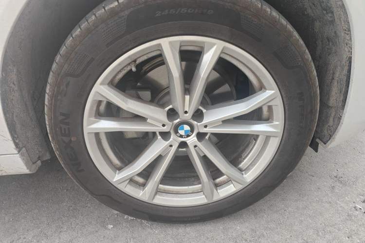 Used BMW X3 2025 xDrive25L Luxury Package Right Front Wheel Hub