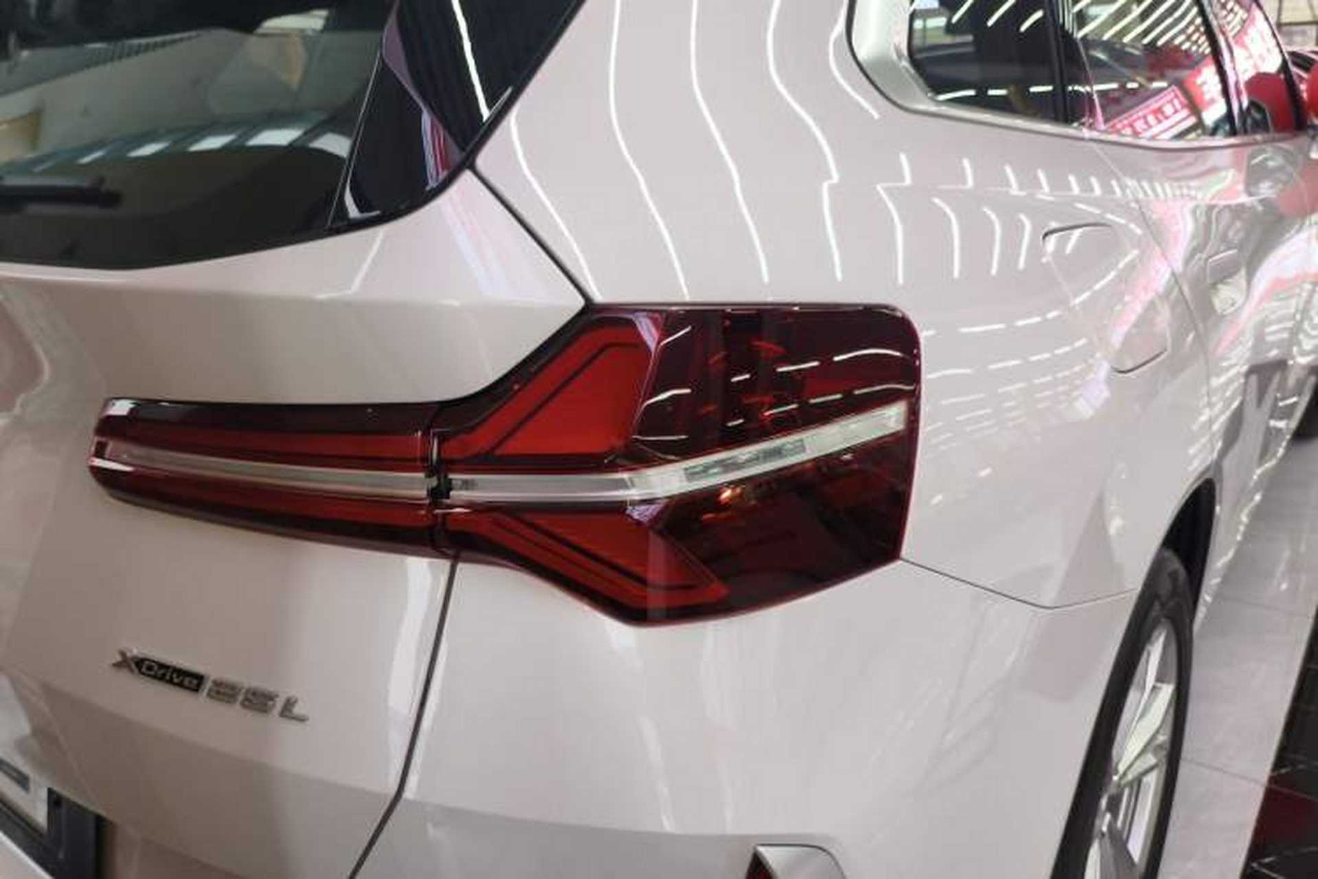 Used BMW X3 2025 xDrive25L Luxury Package Right Rear Taillight
