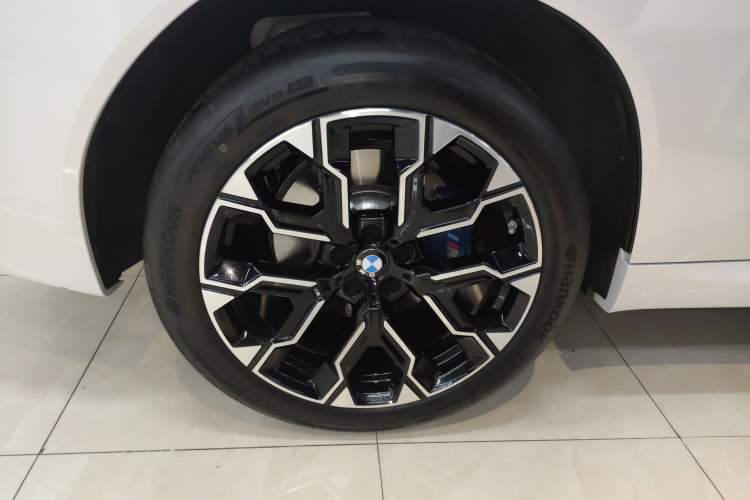 Used BMW X3 2025 xDrive30L Luxury Edition M Sport Package Right Rear Wheel Hub