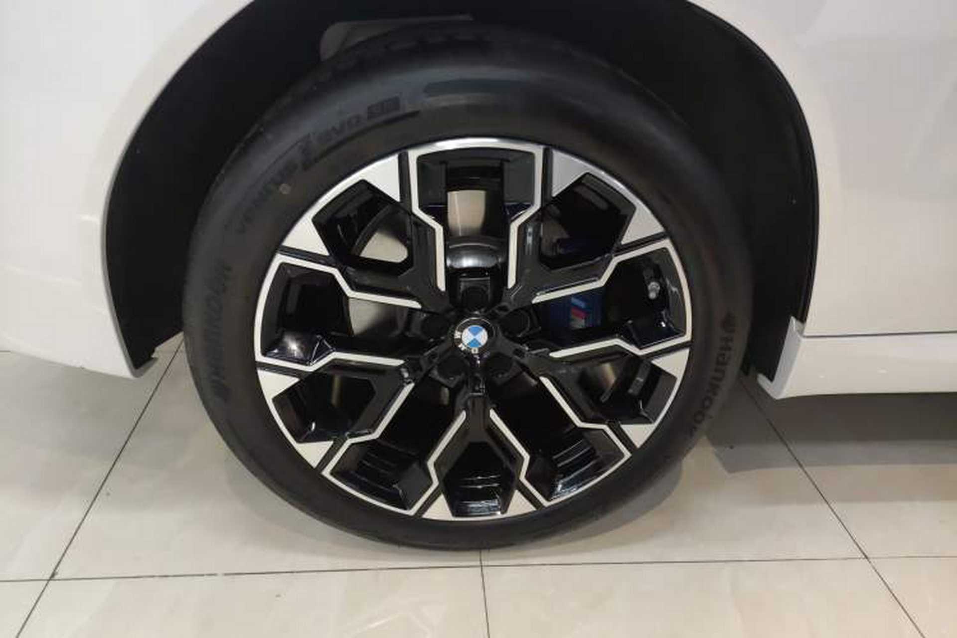 Used BMW X3 2025 xDrive30L Luxury Edition M Sport Package Right Rear Wheel Hub