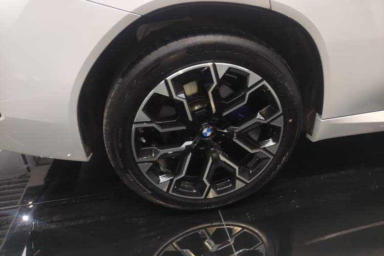 Used BMW X3 2025 xDrive30L Luxury Edition M Sport Package Right Rear Wheel Hub