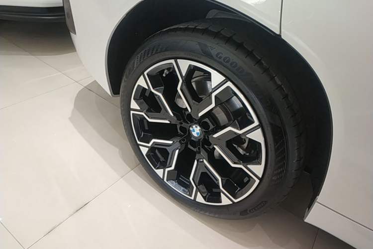 Used BMW X3 2025 xDrive30L Leading Model M Sport Package Right Rear Wheel Hub