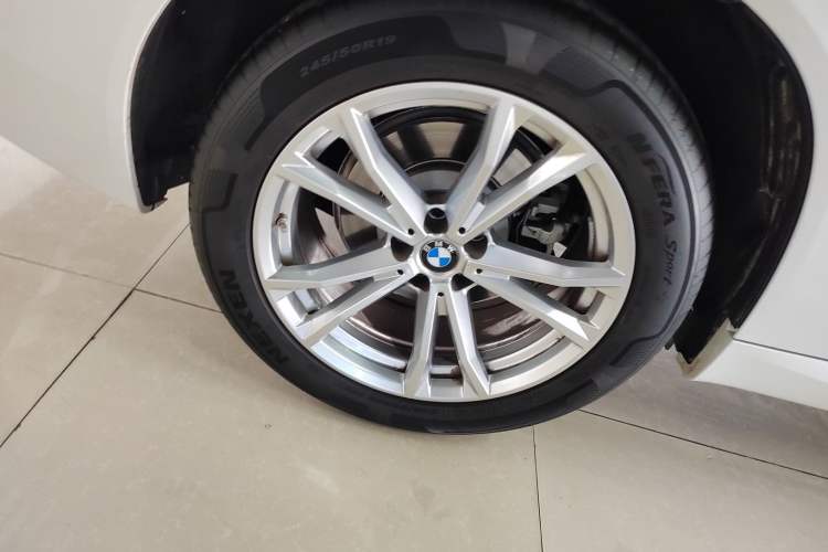 Used BMW X3 2025 xDrive25L Luxury Package Right Rear Wheel Hub