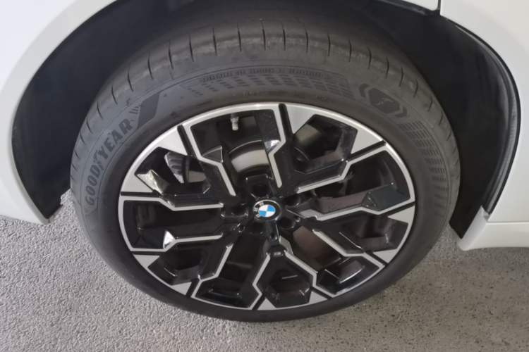 Used BMW X3 2025 xDrive30L Leading Model M Sport Package Right Rear Wheel Hub