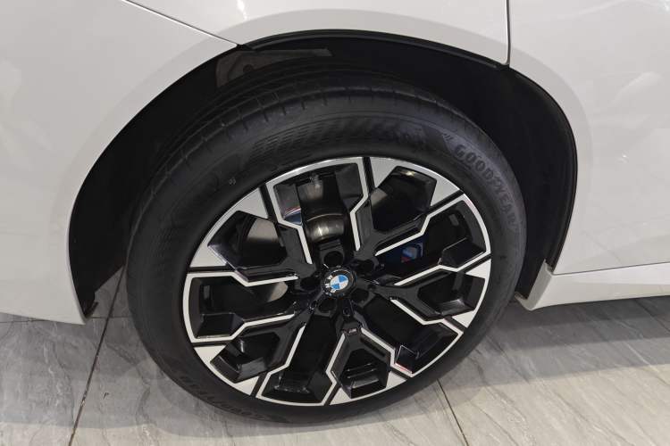 Used BMW X3 2025 xDrive30L Leading Model M Sport Package Right Rear Wheel Hub