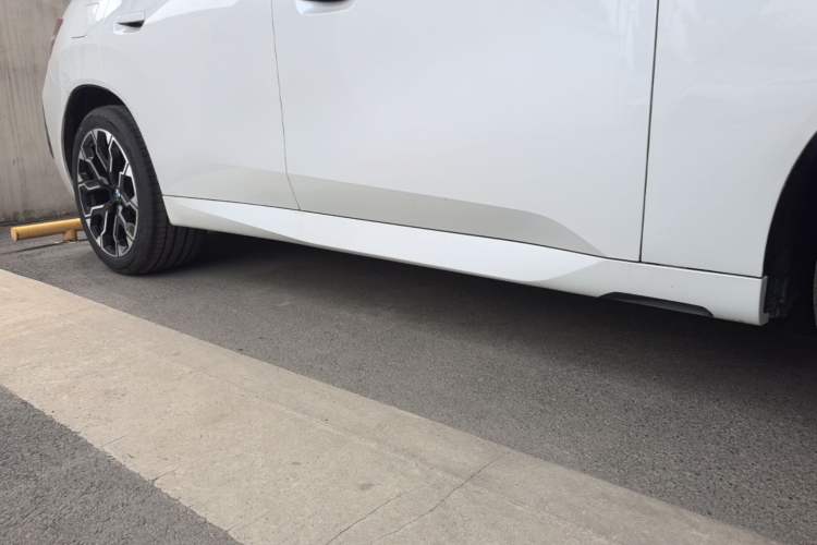 Used BMW X3 2025 xDrive30L Leading Model M Sport Package Right Side Sill
