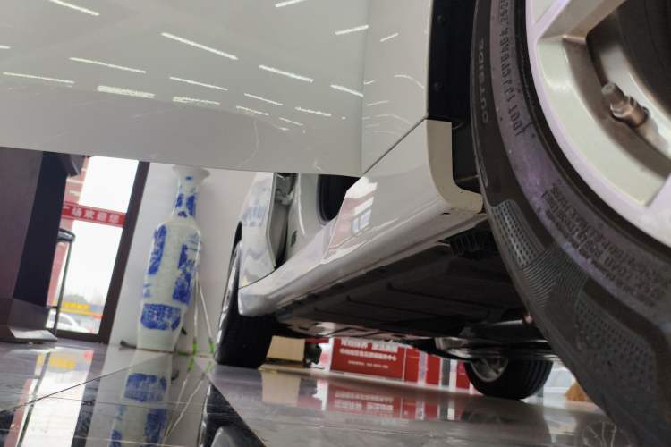 Used BMW X3 2025 xDrive25L Luxury Package Right Side Sill