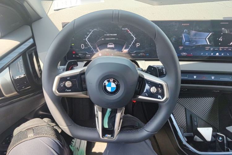Used BMW X3 2025 xDrive30L Leading Model M Sport Package Steering Wheel