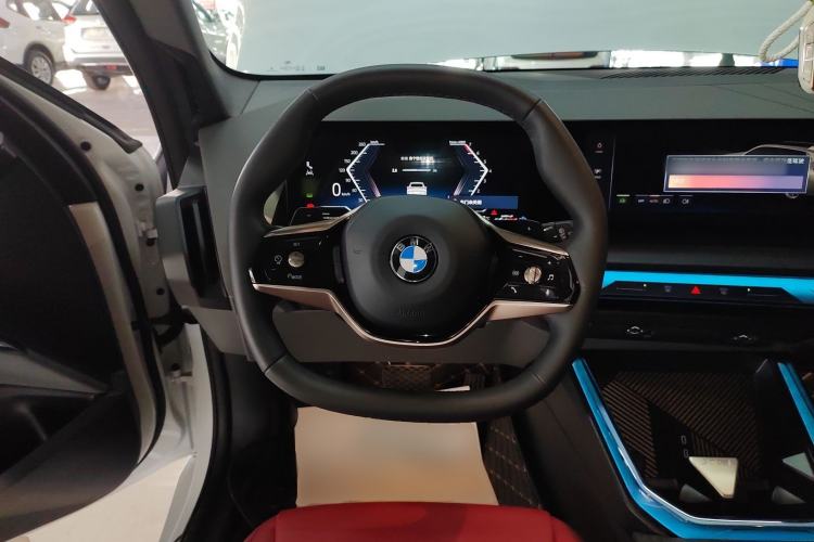 Used BMW X3 2025 xDrive25L Luxury Package Steering Wheel