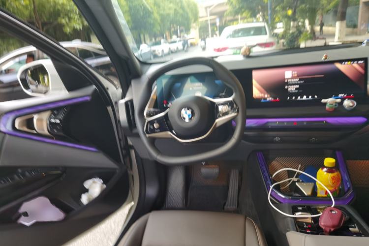 Used BMW X3 2025 xDrive25L Luxury Package Steering Wheel