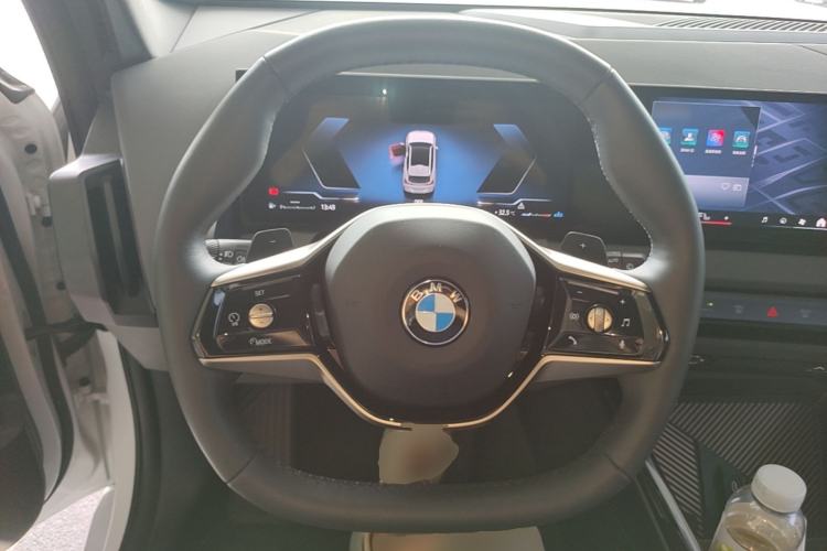Used BMW X3 2025 xDrive25L Luxury Package Steering Wheel