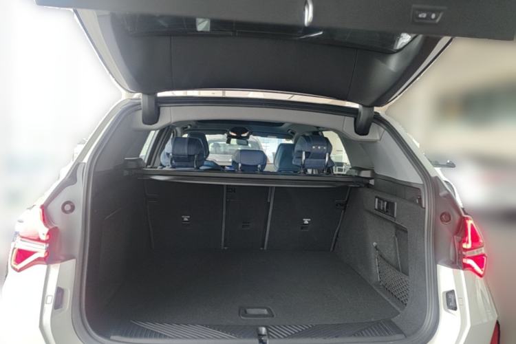 Used BMW X3 2025 xDrive30L Leading Model M Sport Package Trunk