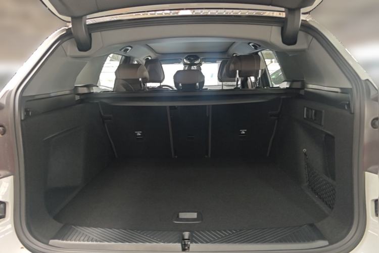 Used BMW X3 2025 xDrive30L Leading Model M Sport Package Trunk