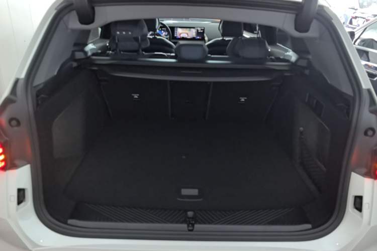 Used BMW X3 2025 xDrive30L Leading Model M Sport Package Trunk